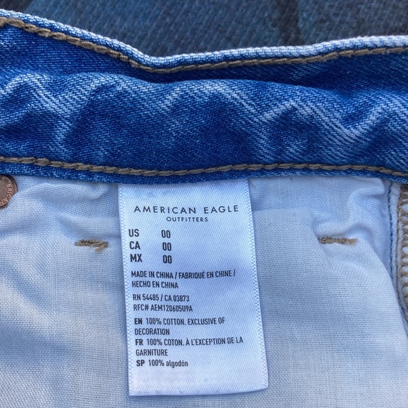 🐲💙 American Eagle Distressed Mom Short - Picture 2 of 10